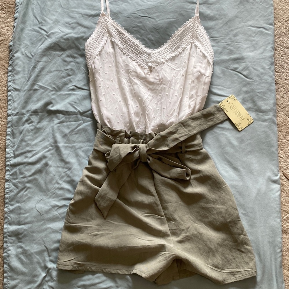 🎉HP🎉 NWT 🏷 Summer Romper - w POCKETS